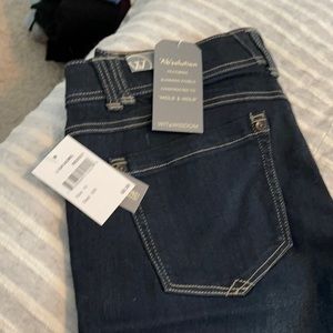 Wit and bootcut jeans